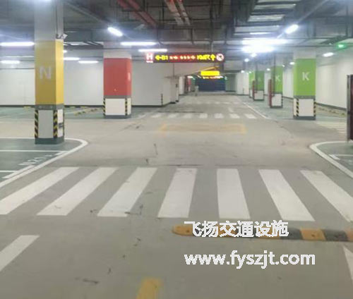 萬(wàn)達(dá)停車(chē)場(chǎng)劃線工程