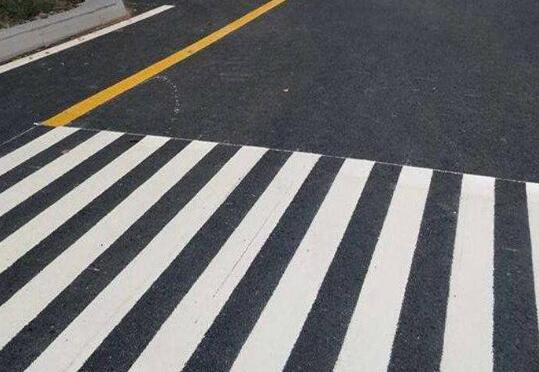 道路劃線，道路標(biāo)線是怎么畫出來的？