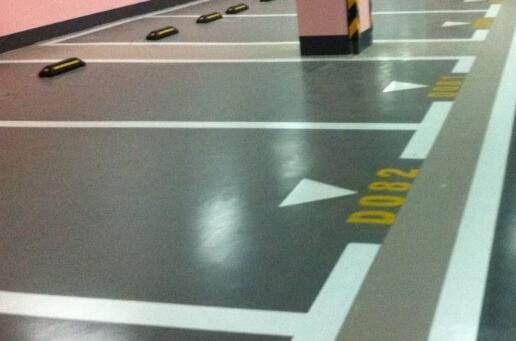 聚氨酯地坪涂料系統防滑靜音 干濕環境都站得住，表面降噪設計