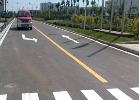 道路劃線的六大優(yōu)勢是哪些，蘇州道路劃線廠商對劃線的施工要求？