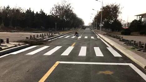 在蘇州道路劃線施工中如何繪制不同類型的道路劃線？