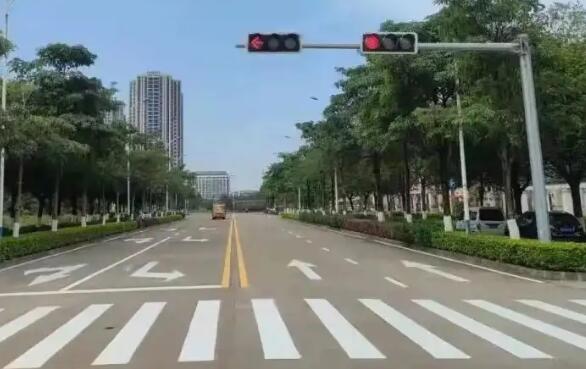 蘇州交通設施廠家解讀紅綠燈的作用有哪些？