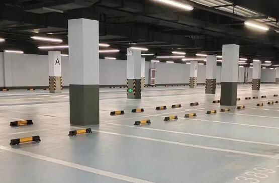 蘇州道路劃線廠家剖析，怎樣區(qū)分聚氨酯地坪漆和環(huán)氧地坪漆？