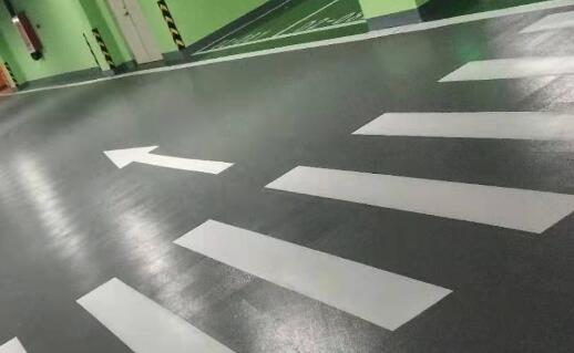 南通停車(chē)場(chǎng)進(jìn)行劃線(xiàn)施工需要多少錢(qián)一平方？