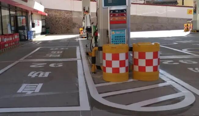 加油站消防通道劃線要求，加油站場(chǎng)地劃線標(biāo)準(zhǔn)？