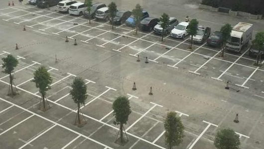 環(huán)氧酯底漆結(jié)皮怎么辦？蘇州車位劃線解決辦法一 一為您揭秘！