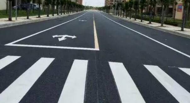 廠里道路劃線是否是必須的？?jī)?yōu)化交通秩序，提升安全性