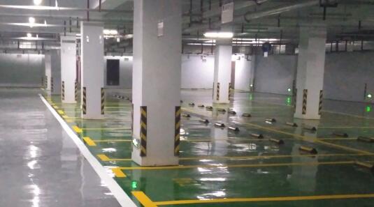 地面停車場劃線的最佳方案，提升停車效率與安全！