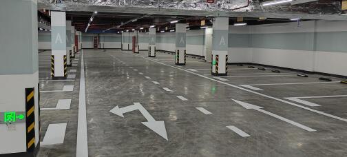 停車場劃線解析，高效利用空間，5300平米可容納多少停車位？