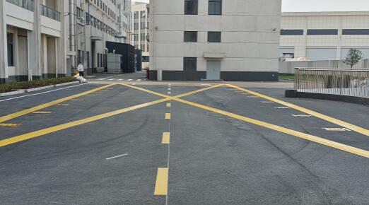 蘇州專業(yè)廠區(qū)劃線施工，筑牢安全根基，賦能企業(yè)騰飛