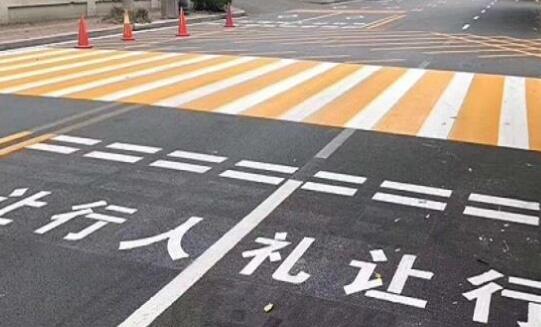 廠區(qū)停車位劃線施工找哪家？專業(yè)團(tuán)隊(duì)為您排憂解難