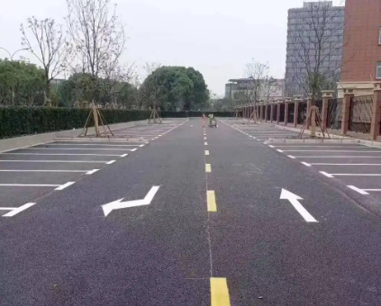 蘇州學(xué)校道路劃線專業(yè)施工，打造安全校園交通
