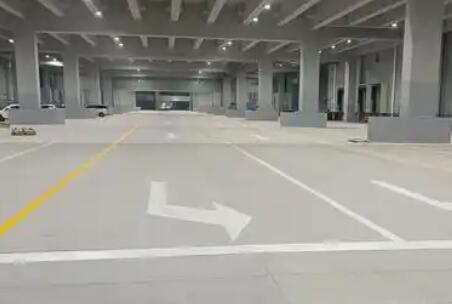 蘇州專業(yè)廠區(qū)路面劃線，打造安全高效通行環(huán)境