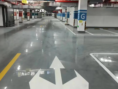 蘇州廠(chǎng)房地面劃線(xiàn)專(zhuān)業(yè)施工？筑牢工業(yè)安全的第一道防線(xiàn)