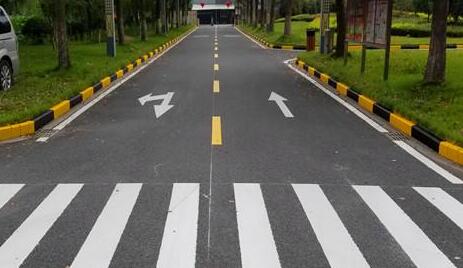 廠區(qū)劃線施工選對團(tuán)隊很關(guān)鍵！專業(yè)團(tuán)隊包工包料