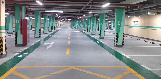 停車位劃線施工噴漆分步指南？從準(zhǔn)備到驗(yàn)收，確保劃線規(guī)范耐用